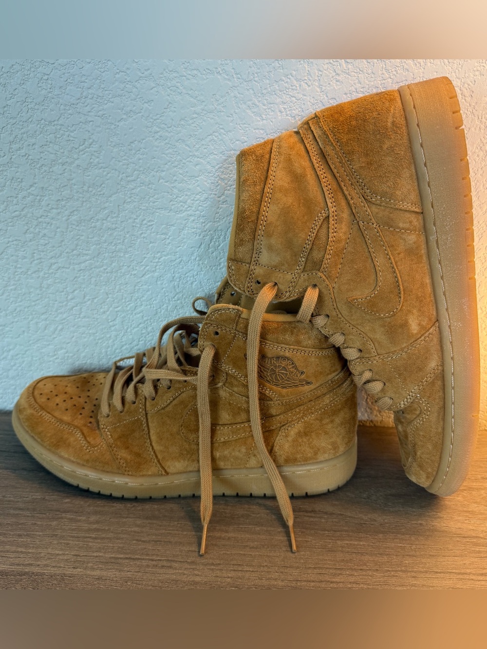 Nike Air Jordan 1 Retro High OG Wheat 2017 Golden Harvest Suede Size 10
